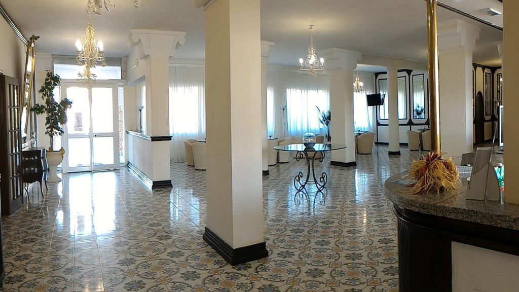 International Resort موندراغوني المظهر الخارجي الصورة