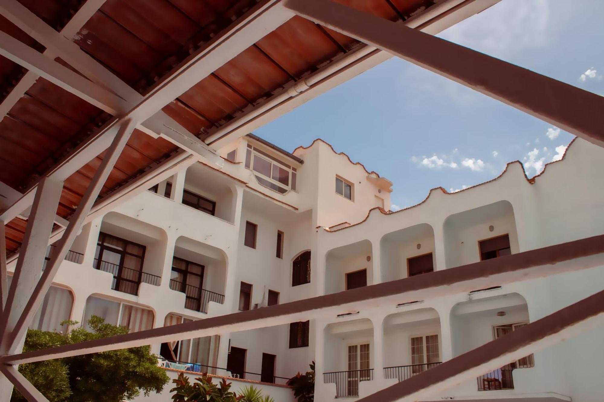 International Resort موندراغوني المظهر الخارجي الصورة