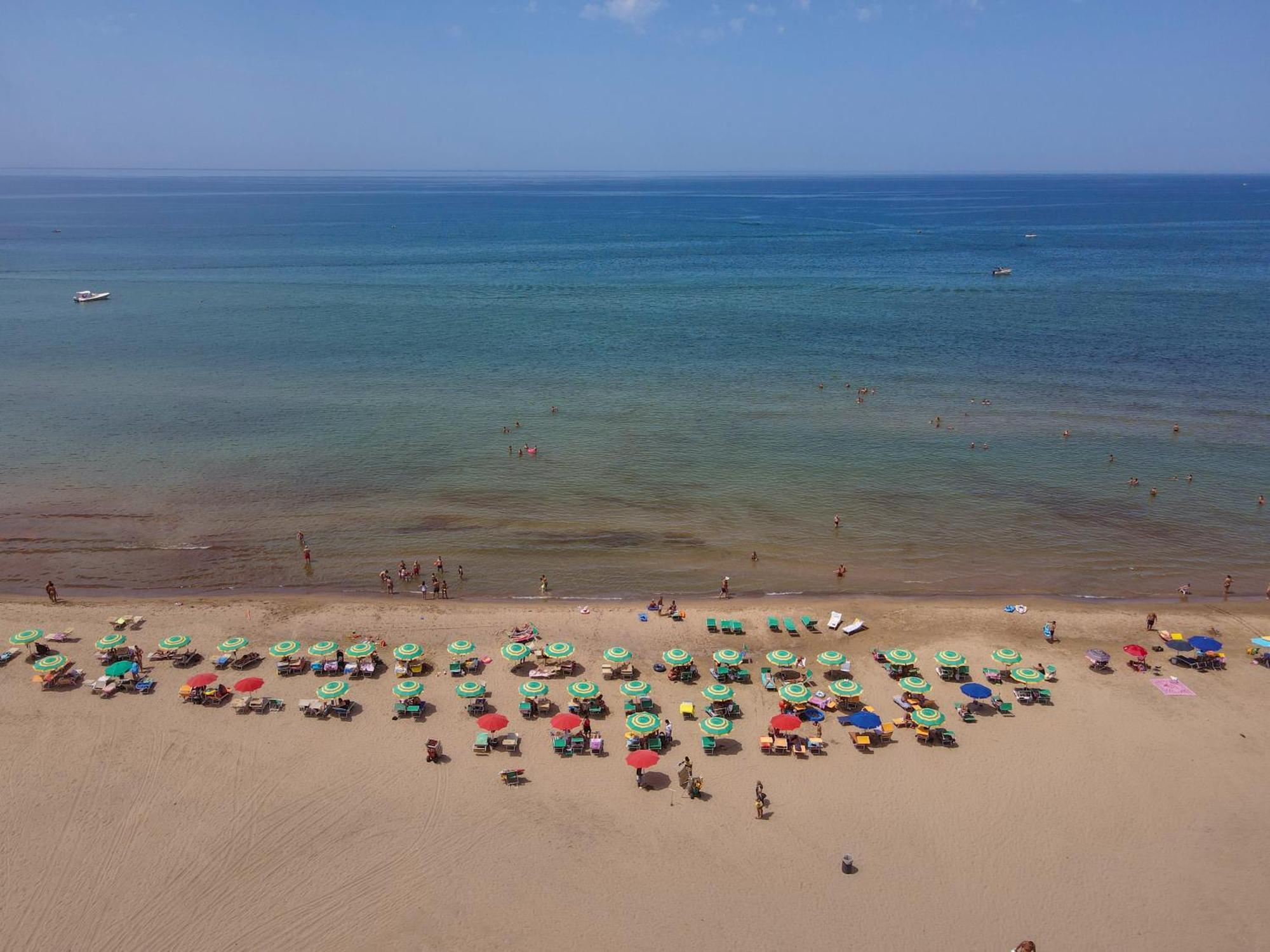 International Resort موندراغوني المظهر الخارجي الصورة