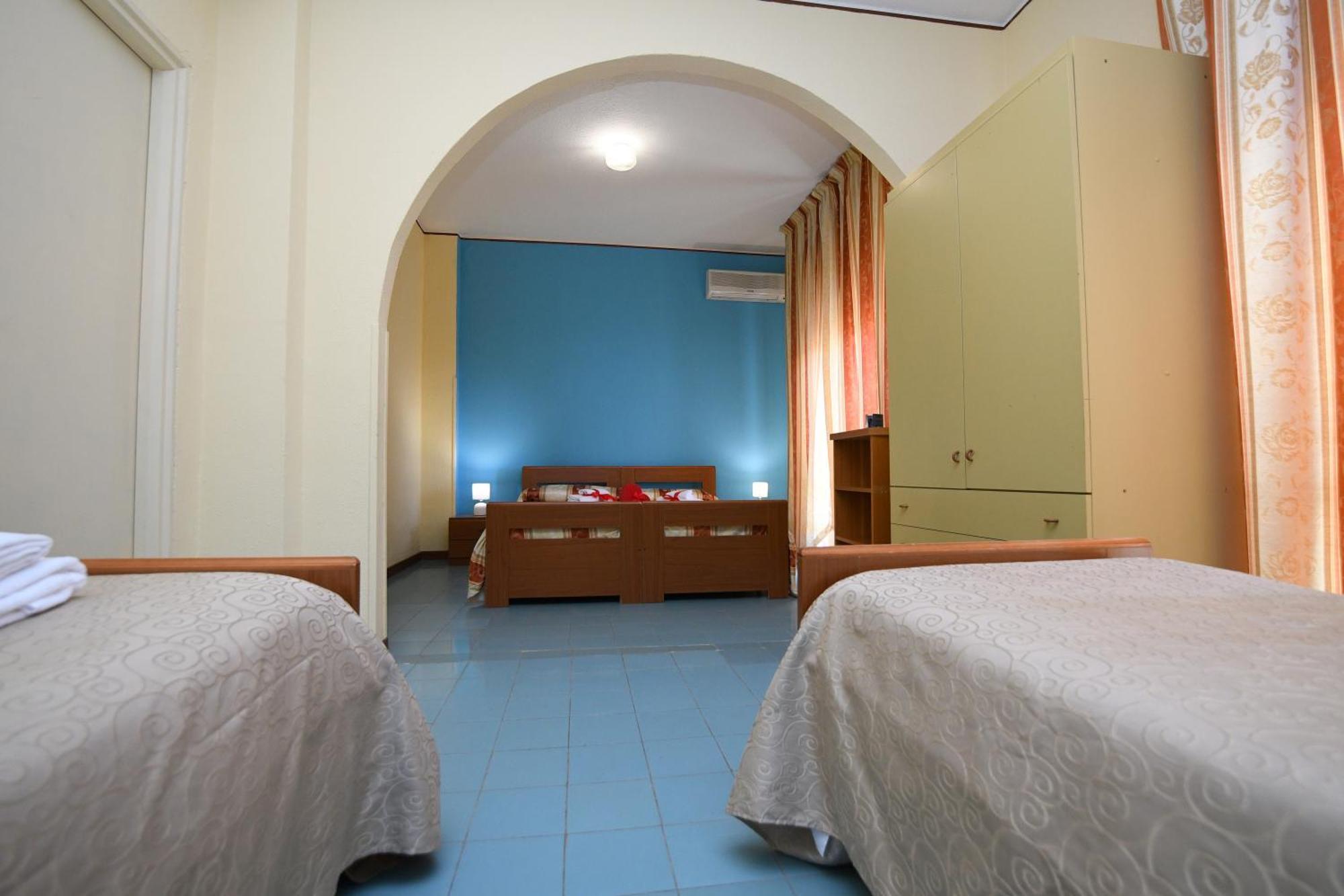 International Resort موندراغوني المظهر الخارجي الصورة
