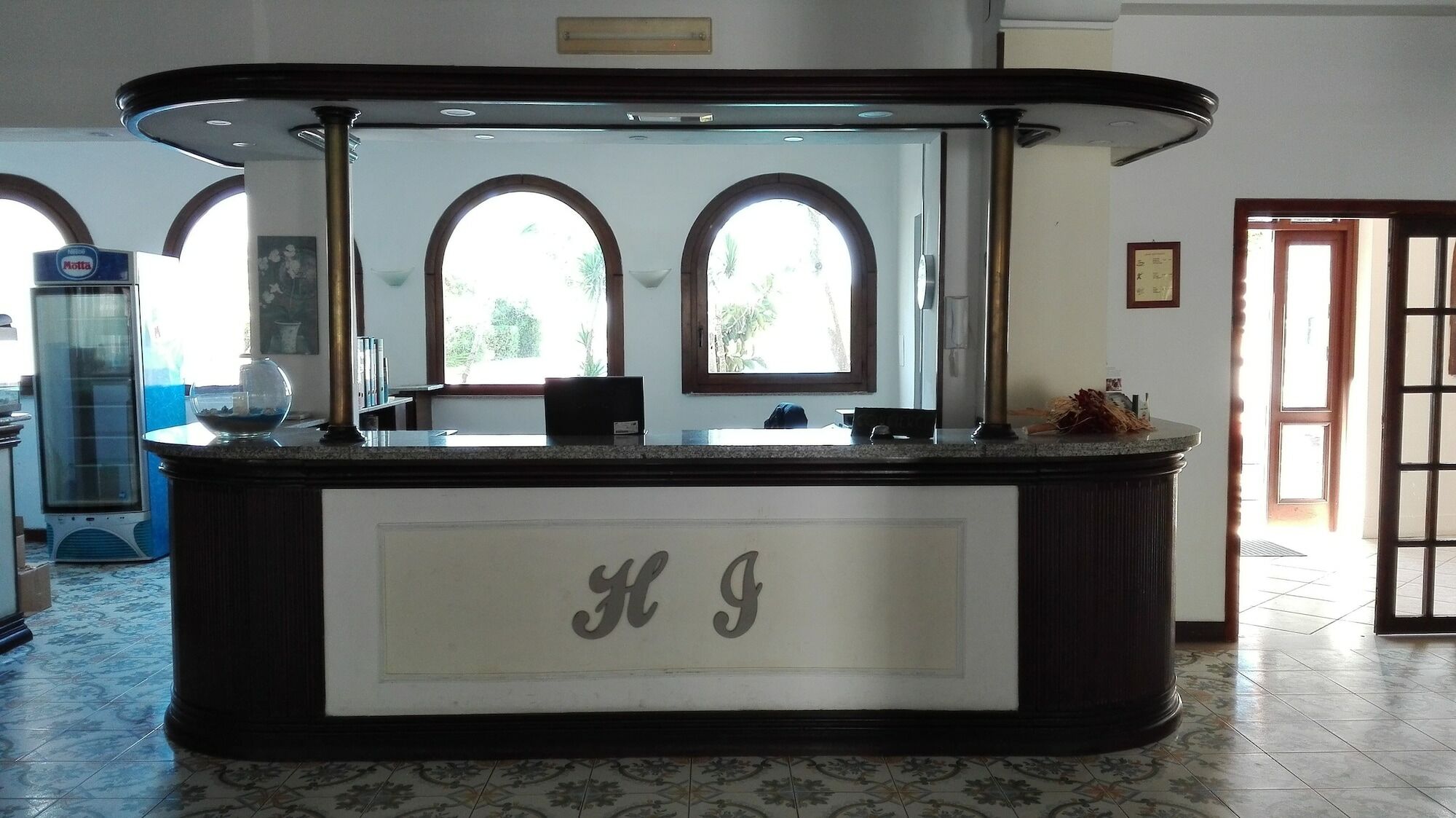 International Resort موندراغوني المظهر الخارجي الصورة