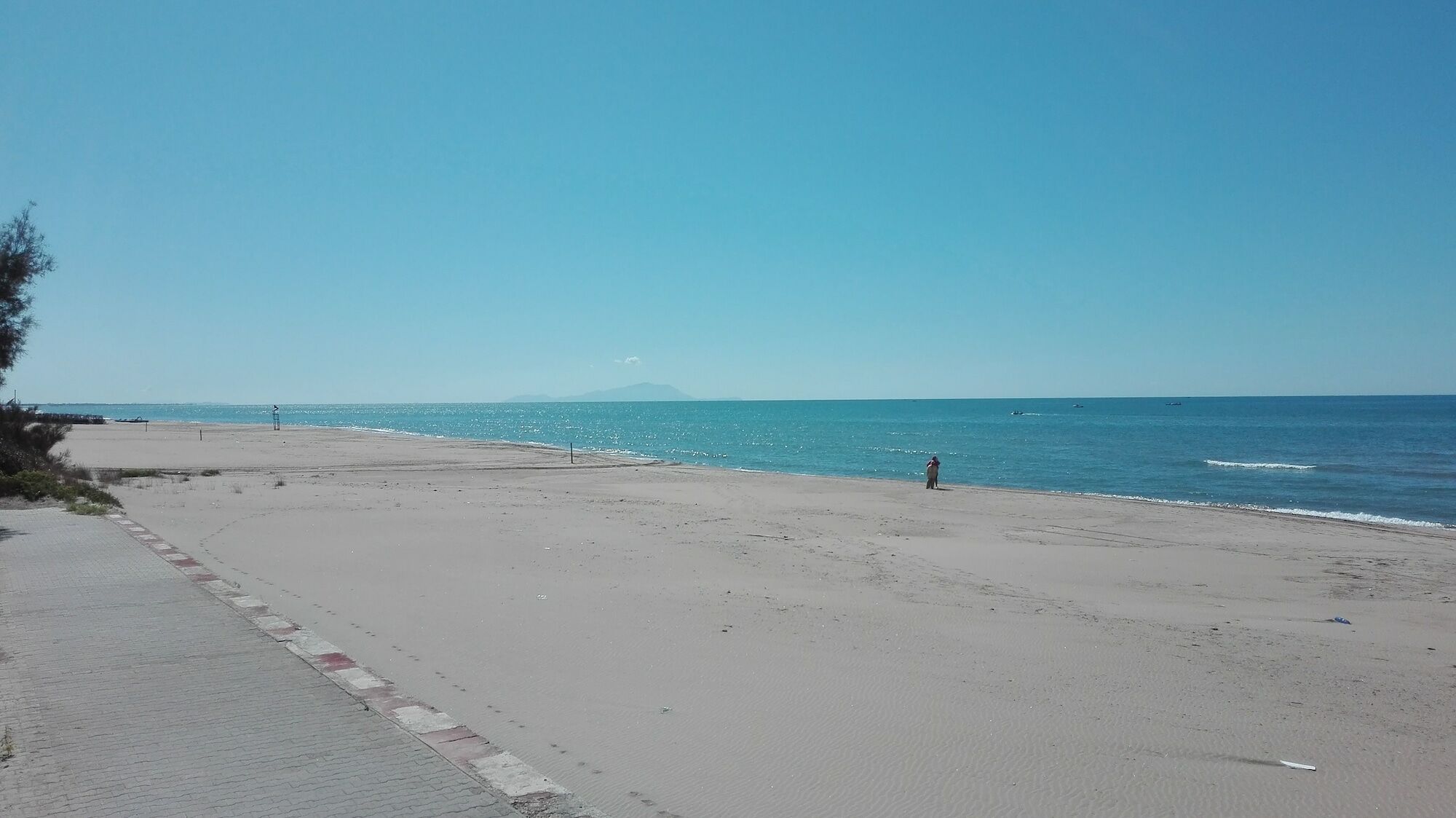 International Resort موندراغوني المظهر الخارجي الصورة